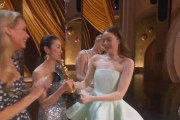 エマ・ストーンが大炎上…アジア人からのトロフィー受け取りを拒否