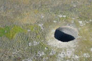 【地球】シベリアに17個目の謎のクレーターが出現、過去最大級の大きさ