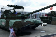 ロシア陸軍展示会にT-90M戦車が登場…なんと天井ゲージが純正化！