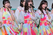 日向坂46、初選抜制楽曲「君はハニーデュー」披露 新衣装にも注目集まる「全部が可愛い」「おひさまとの一体感に感動」