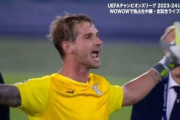 【朗報】二刀流のサッカー選手、発見される【動画】