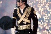マイケルジャクソン「ステージに上がっただけで女性ファンが失神しました」←これ