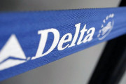 【米国】デルタ航空、マスク着用拒否の460人を搭乗禁止に