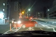 【動画あり】パトカー車列を車3台のグループが襲撃　大阪