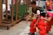 息ぴったりすぎ！中国獅子舞の練習風景が海外で話題に←結構危険な演技だったんだな　海外の反応