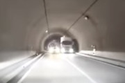 【動画】死ぬかおもた。トンネル内での危険な追い越しをギリギリで避けたドラレコ。