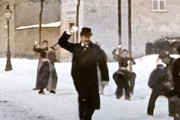 【貴重映像】100年以上前の人々も雪合戦を楽しんでいた動画。1897年フランス。