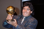 マラドーナ氏の盗まれたW杯最優秀選手トロフィー、フランスで6月にオークション実施