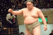 【大相撲】明生が土俵際で巻き返えて逆転！