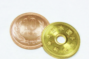 【悲報】5円玉と10円玉、プラスチックになりそうｗｗｗｗｗｗｗｗｗｗｗｗｗｗｗｗｗｗｗ