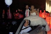 【動画】結婚式のラストに新郎新婦を置き去りにした運転手ｗｗｗｗｗ