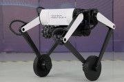 バク宙する二足ロボット「Ollie」…中国IT大手テンセントが開発！