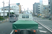 【ドラレコ動画】信号無視のチャリvs単車、どっちが悪いの？