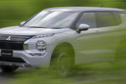 【朗報】三菱自動車さん、新型アウトランダーをチラ見せするｗｗｗ