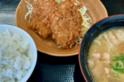 かつやのロースカツ定食で「豚汁を大にできます」って書いてあったから頼んだ結果
