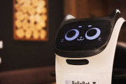 最近ファミレスにいる猫のロボット