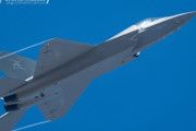 中国空軍、最新ステルス戦闘機「J(殲)-35A」を初公開…航空ショーで戦力誇示！