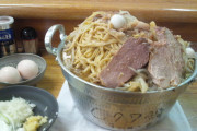 【画像】ラーメンオタクさん、とんでもないラーメンを食べてしまう…