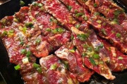 焼き肉屋ワイ「上ハラミ食べていい？」 マッマ「あんたは働いてないから普通のハラミにしなさい」