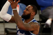 【NBA】レイカーズのジェームズが史上3人目の3万5000得点を達成