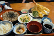 ワイ「天ぷら蕎麦定食で」　田舎店員「あいよ、1500円ね」