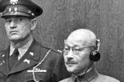WW1後ドイツ人「皇帝が悪い」WW2後ドイツ人「ヒトラーが悪い」