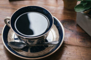 ブラックコーヒーが好きなやつって大なり小なり無理して飲んでる部分あるやろ？