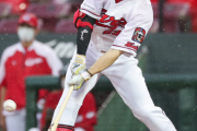 カープ西川龍馬『悪球打ちタイムリー』2本で復調の兆し！「ワンバンでも行ったろう」