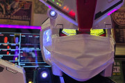 来店演者さんがガンダムSEEDの筐体役物にマスクを被せた動画を投稿し批判殺到→AI生成画像と説明してもさらに批判される