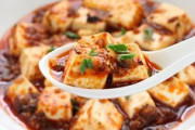 中国人「これが日本の麻婆豆腐…？もはや別料理ですね。麻辣も無ければ甘ったるすぎる、豆腐もダメ」