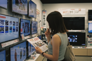 【画像】ゲオ「税込56980円のテレビが税抜49800円です！」