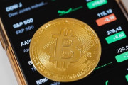 【悲報】ビットコインが年明けから何百万もく上がってるのに買えてない