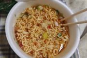 【画像】カップ麺作って今から食べるけど何のカップ麺か分かるか？