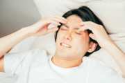 【悲報】日本人さん、ガチで寝不足 →平均睡眠時間がたったの6時間22分 ←これさぁ・・・