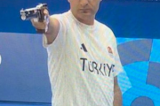 トルコの片田舎のおっさん、休日に出かけるようなノリでうっかり射撃の銀メダルを取ってしまう