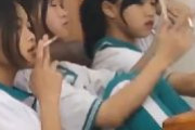 中国の女子小学生、放課後に煙草を嗜む