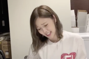 【乃木坂46】まいやん興奮w『あ〜！お尻ぃ〜〜〜！！！』“梅澤美波写真集を白石麻衣さんに見てもらったの巻” 動画公開wwwwww