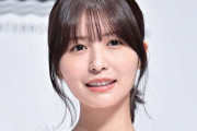長濱ねる、ノースリーブで色白素肌披露「小顔際立つ」「可愛すぎ」の声