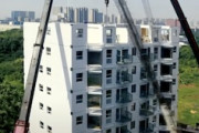 【動画】わずか28時間で10階建ての建物を完成させてしまう中国のコンテナ工法がすごい。