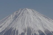 「アイゼンをなくして下山できない」…富士山頂付近からSOS、閉山中に単独登山の20代男性を救助