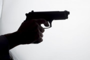 【闇深】大阪のタワマンで拳銃自殺 → 室内に親族に宛てたメモがあり・・・