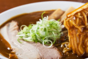 カレー（攻撃力3000）＋ラーメン（攻撃力3000）→
