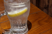 毎日レモンサワー飲んでたけど禁酒10ヶ月目にしてレモン汁を摂取した