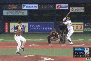 【オリックス対日本ハム12回戦】オリックス・太田と日本ハムのサード・ビヤヌエバが激突、太田は担架で運ばれて負傷交代
