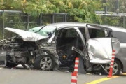 【悲報】おまん様、SAから本線に戻る道でとんでもないスピードを出し壁に激突し友達二人死なせる
