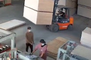 【動画】中国で起きたフォークリフトの事故、ひどい(´･_･`)