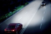 自動でハイ・ローを切り替える「オートハイビーム」が眩しすぎて不評　LED採用で眩しさ倍増