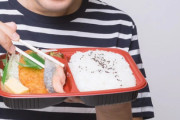 【生活】結局、大学生2-4年生の胃袋に収まる半額弁当。