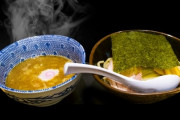 「濃厚魚介豚骨つけ麺」というどの店で食べても同じ味のする謎食品