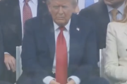 【悲報】トランプ大統領、パレードが上手くいかず泣く「思ってたのと違う・・・・」
